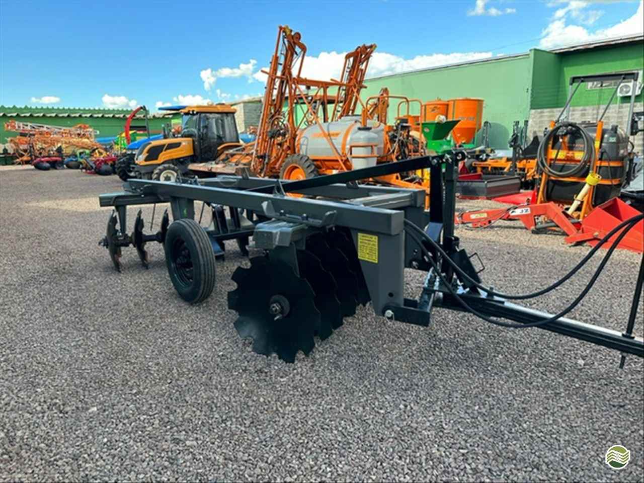 IMPLEMENTOS AGRICOLAS GRADE INTERMEDIÁRIA INTERMEDIÁRIA 14 DISCOS Cotramaq Tratores GOIOERE PARANÁ PR